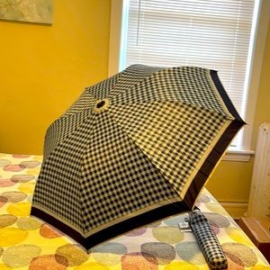 Umbrella by Cloudpillar.